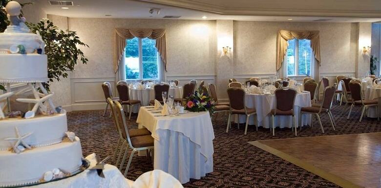 Hotel Winnapaug Inn