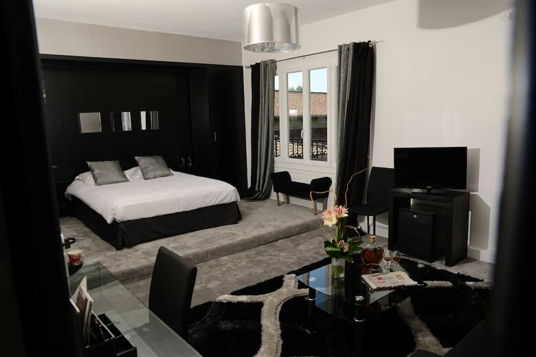 Hotel H�tel Quai Des Pontis
