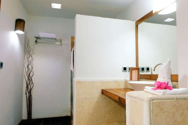 Hotel Laguna Gili Beach Resort