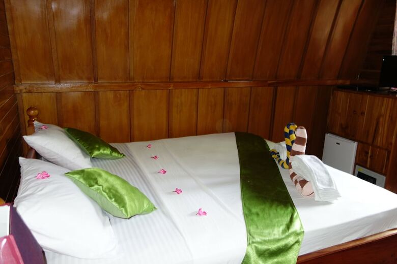 Bed & Breakfast Banana Leaf Bungalows