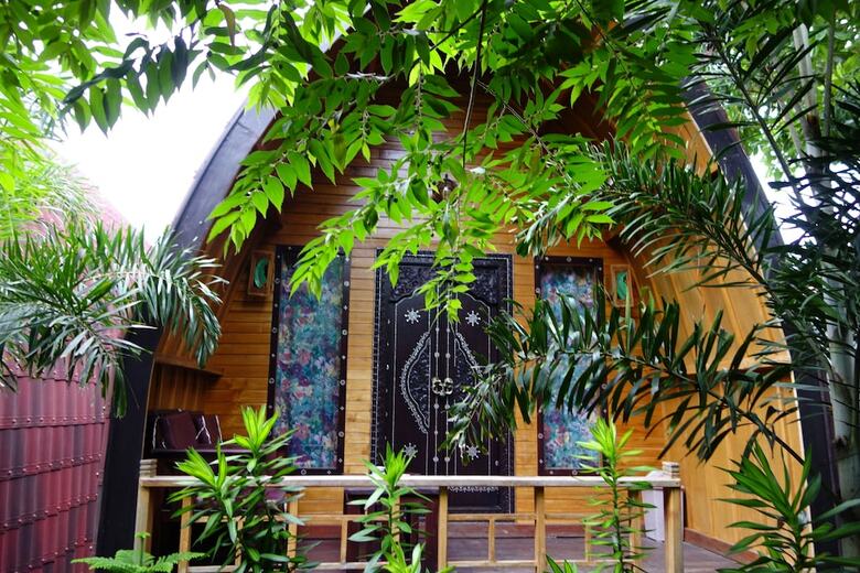Bed & Breakfast Banana Leaf Bungalows