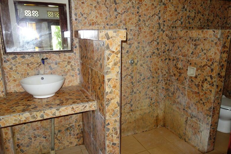 Bed & Breakfast Banana Leaf Bungalows