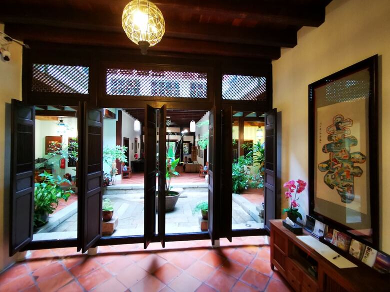 Hotel East Indies Mansion