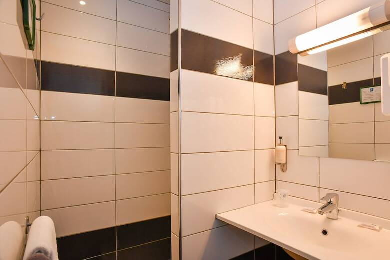 Brit Hotel Confort Saint-l�