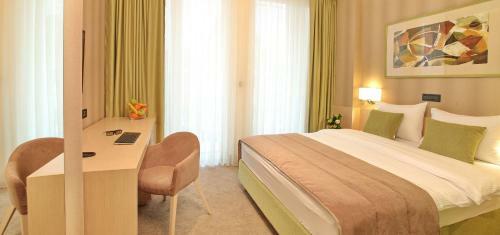 Argo Garni Hotel