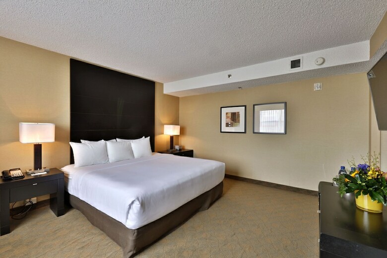 Radisson Hotel & Convention Center Edmonton