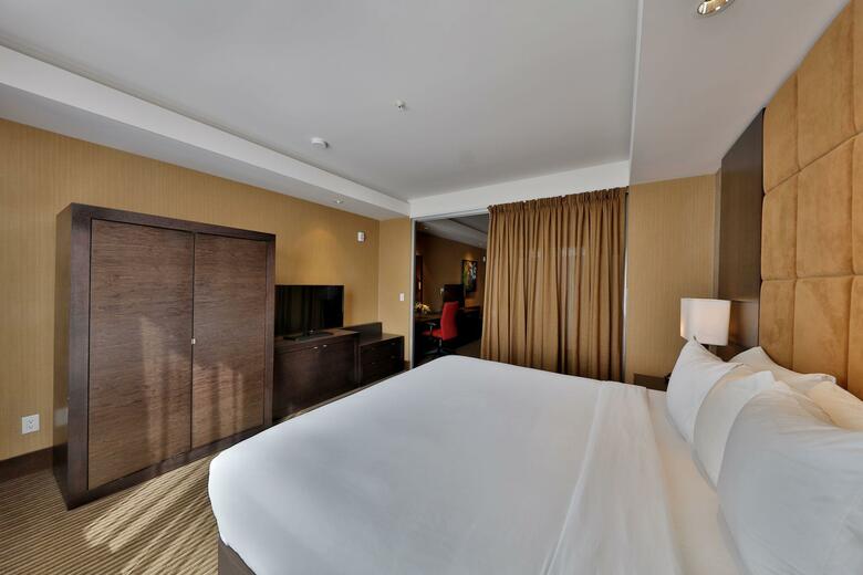 Radisson Hotel & Convention Center Edmonton
