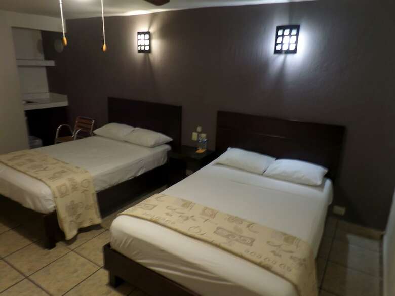 Uke Inn Hotel & Suites