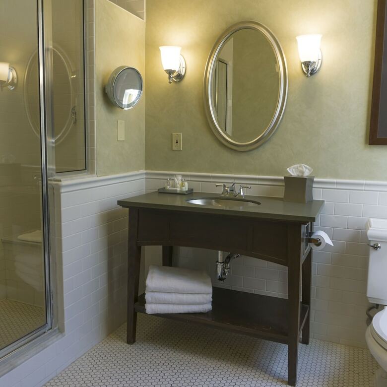 Hotel The Parker Inn & Suites