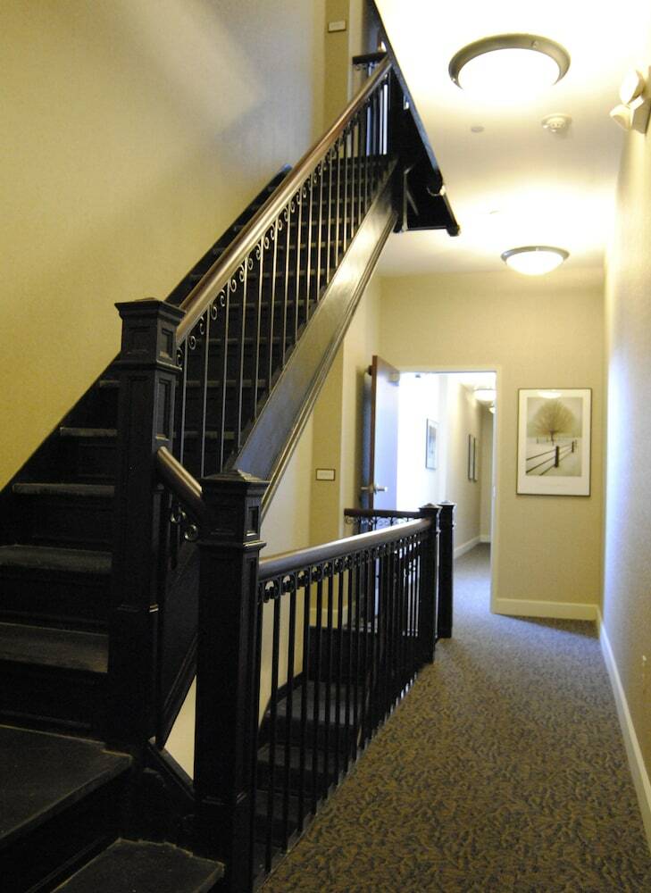 Hotel The Parker Inn & Suites