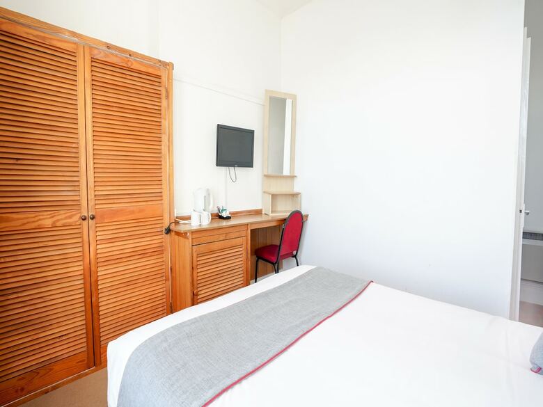 Oyo Shanklin Beach Hotel