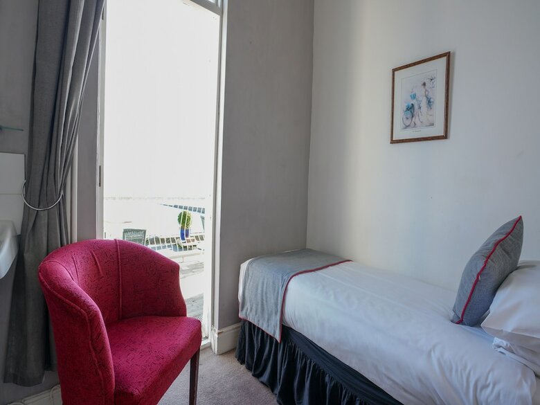 Oyo Shanklin Beach Hotel
