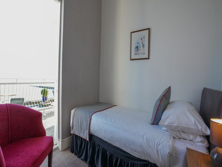 Oyo Shanklin Beach Hotel