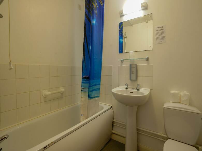 Oyo Shanklin Beach Hotel