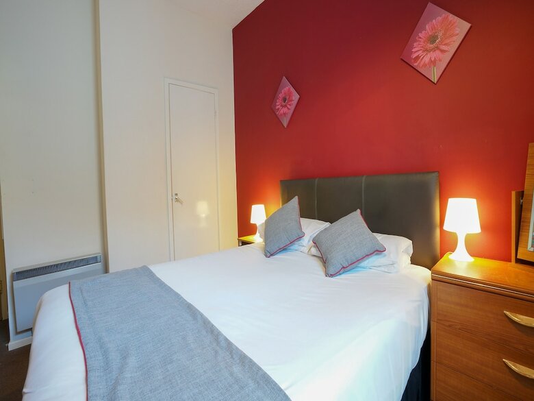 Oyo Shanklin Beach Hotel