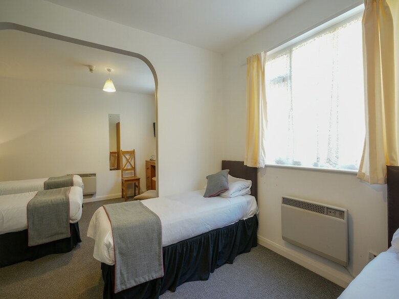 Oyo Shanklin Beach Hotel