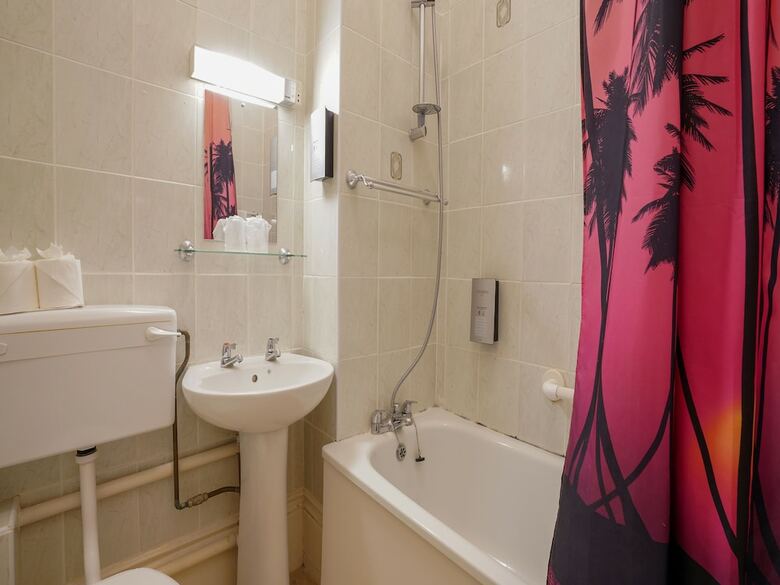 Oyo Shanklin Beach Hotel