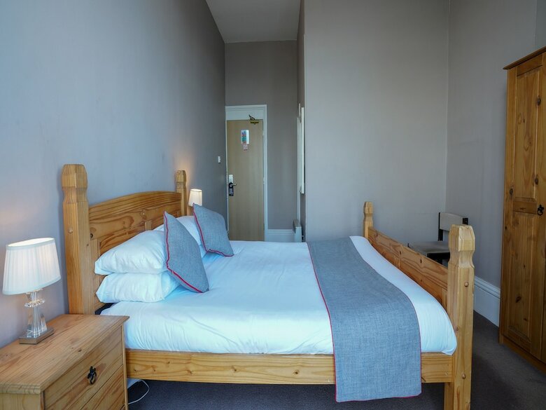 Oyo Shanklin Beach Hotel