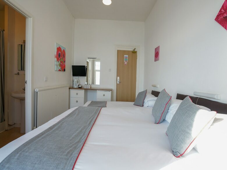 Oyo Shanklin Beach Hotel
