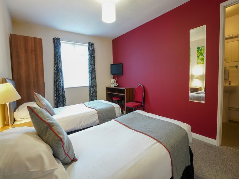 Oyo Shanklin Beach Hotel