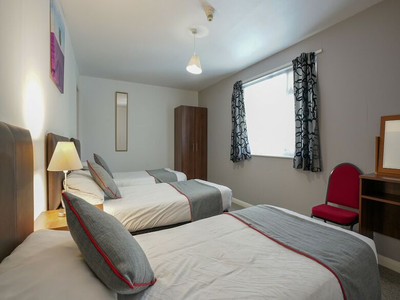 Oyo Shanklin Beach Hotel