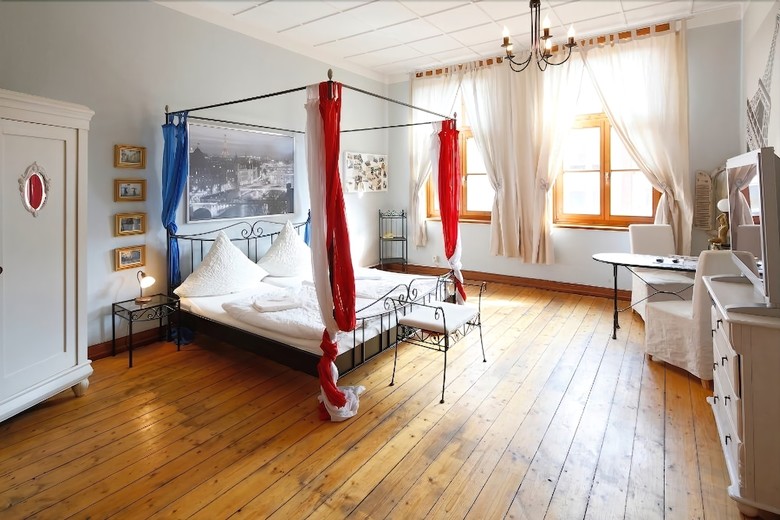 Hotel Avalon