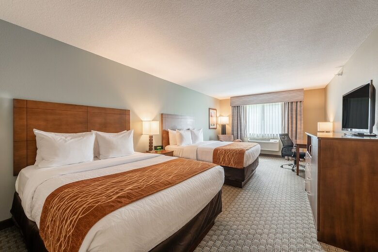 Hotel Comfort Inn & Suites
