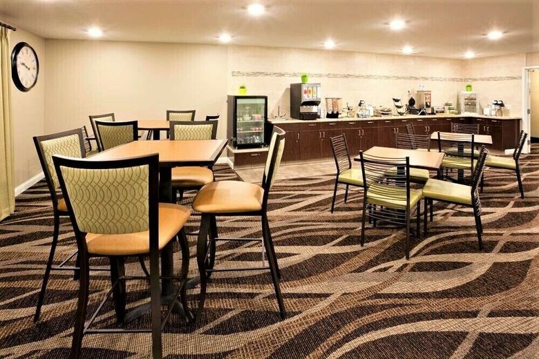 Hotel Comfort Inn & Suites