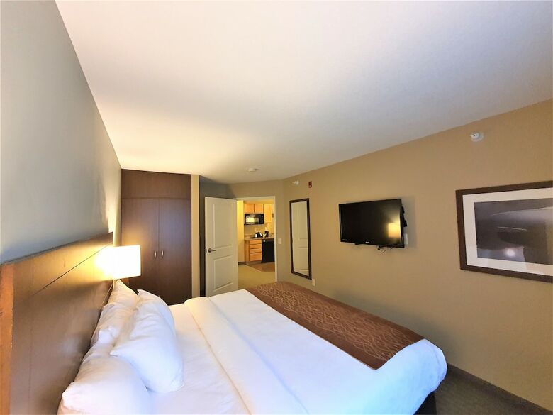 Hotel Comfort Inn & Suites