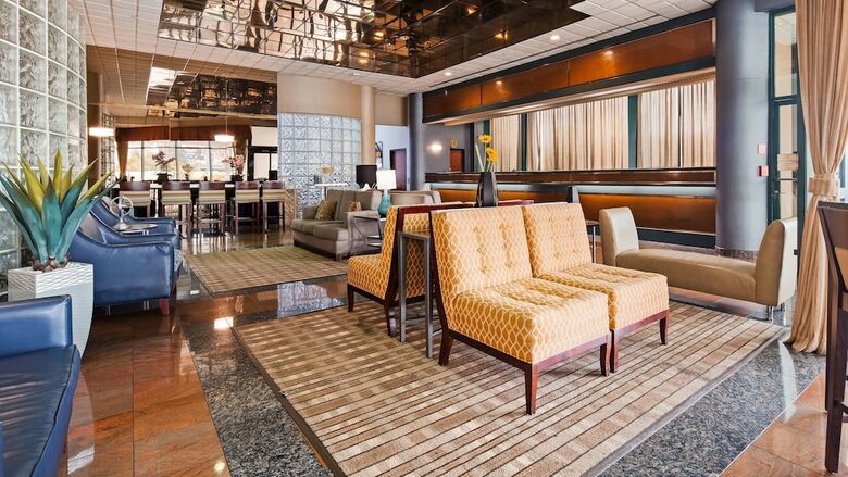 Best Western Plus Suites Hotel