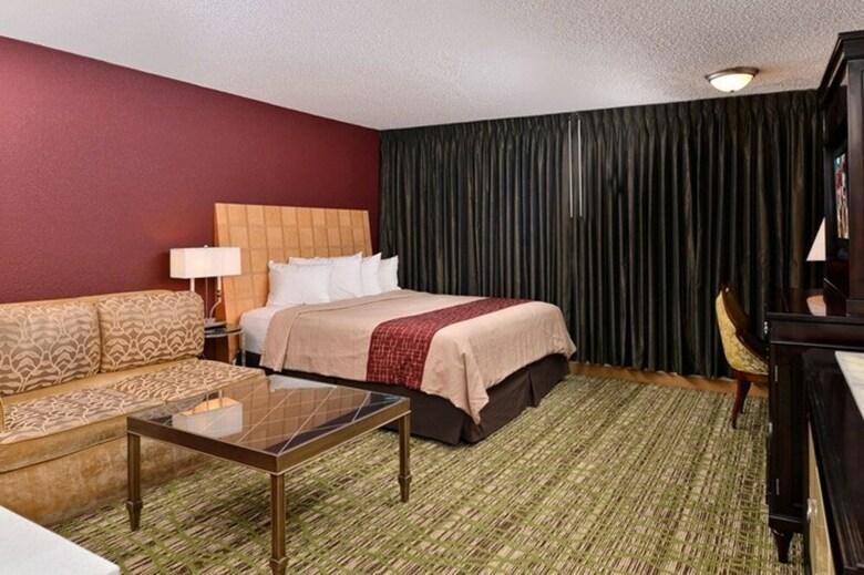 Hotel Rodeway Inn & Suites
