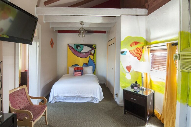 The Saint Philip Hotel