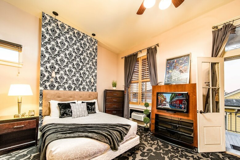 The Saint Philip Hotel