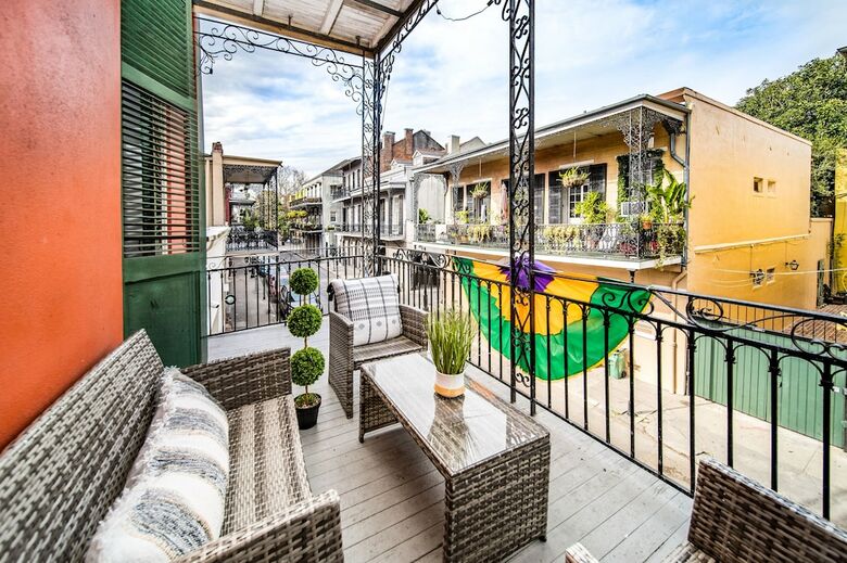 The Saint Philip Hotel