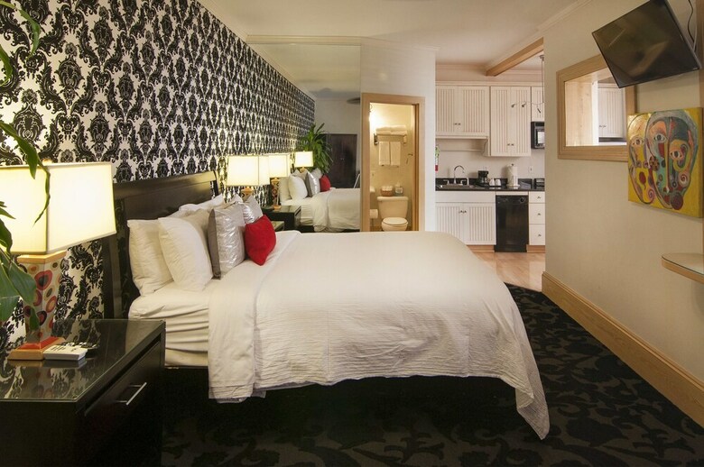 The Saint Philip Hotel