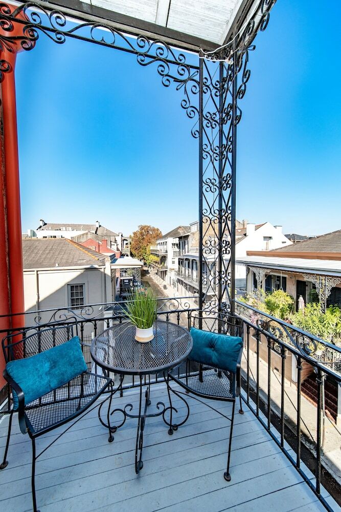 The Saint Philip Hotel