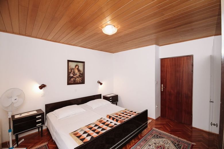 Hostal Apartments & Rooms Peranic
