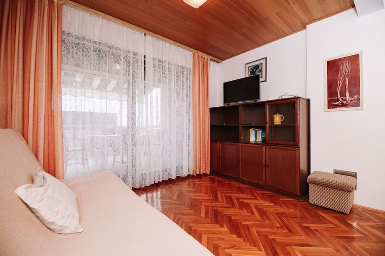Hostal Apartments & Rooms Peranic