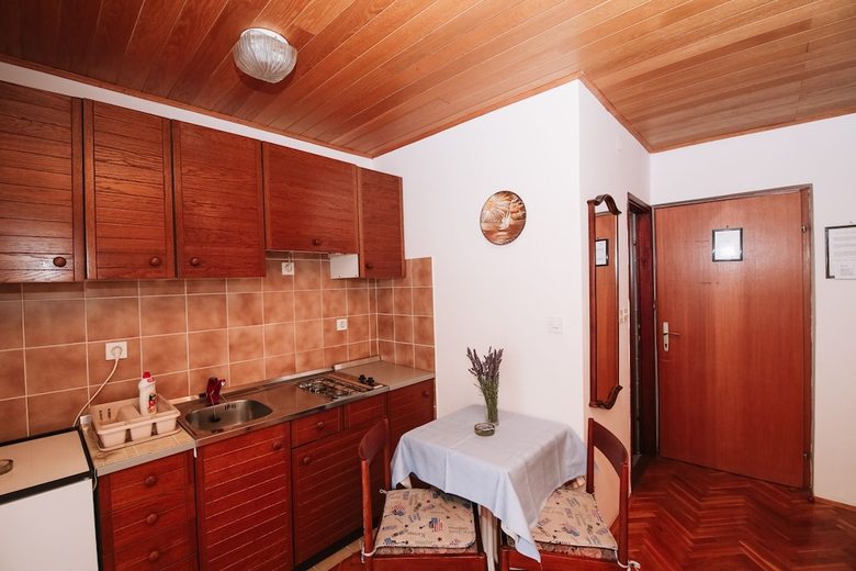 Hostal Apartments & Rooms Peranic
