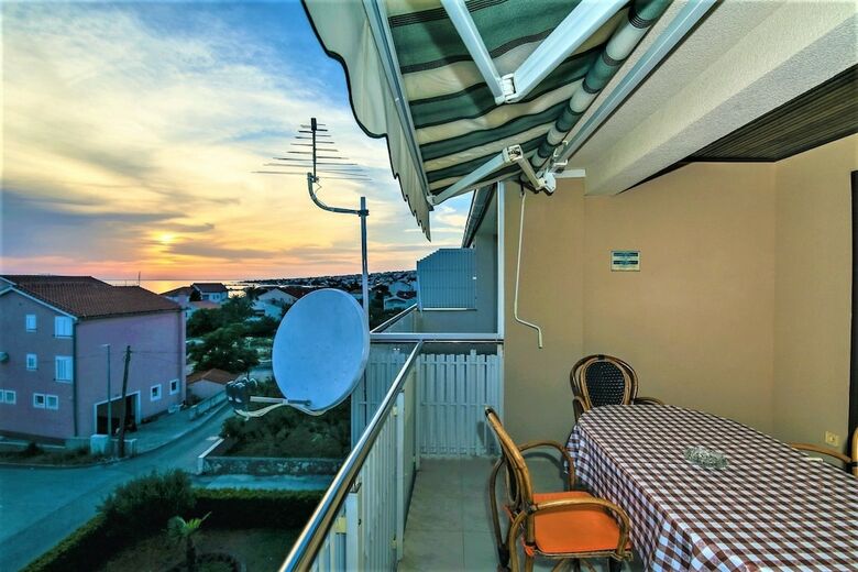 Hostal Apartments & Rooms Peranic