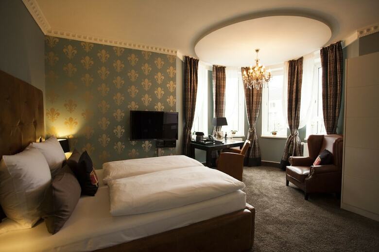 Georges Hotel