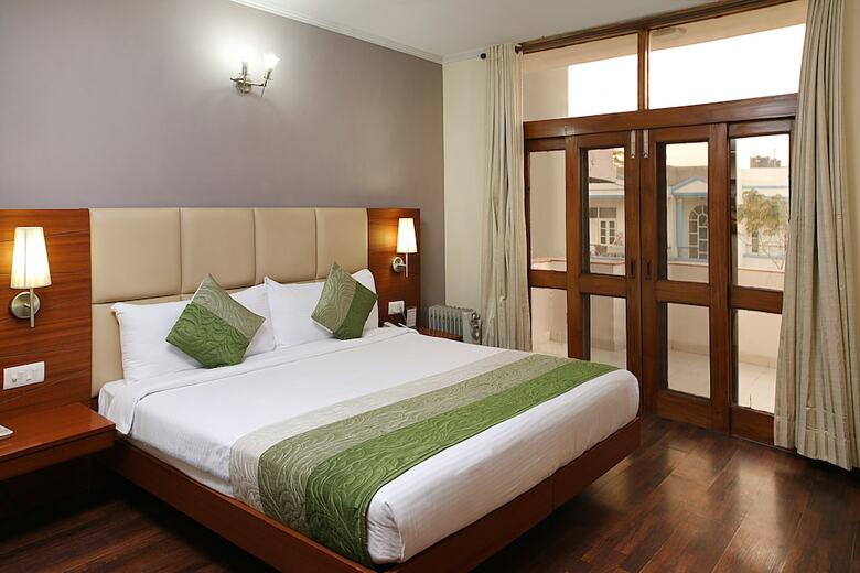 Hotel Ahuja Residency Gurgaon
