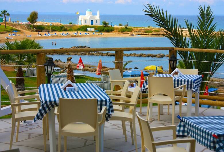 Aparthotel Myroandrou Beach Apartments