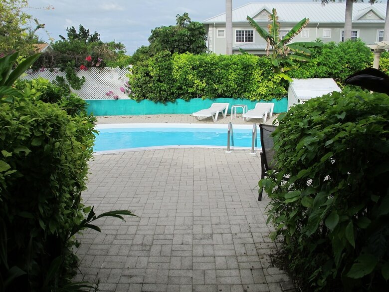 Hotel Eldemire's Tropical Island Inn