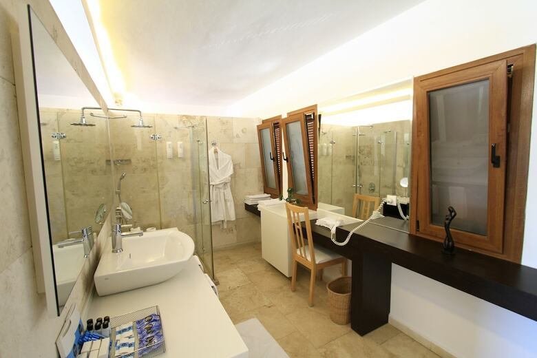 Hotel Manastir And Suites