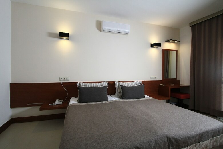 Hotel Manastir And Suites
