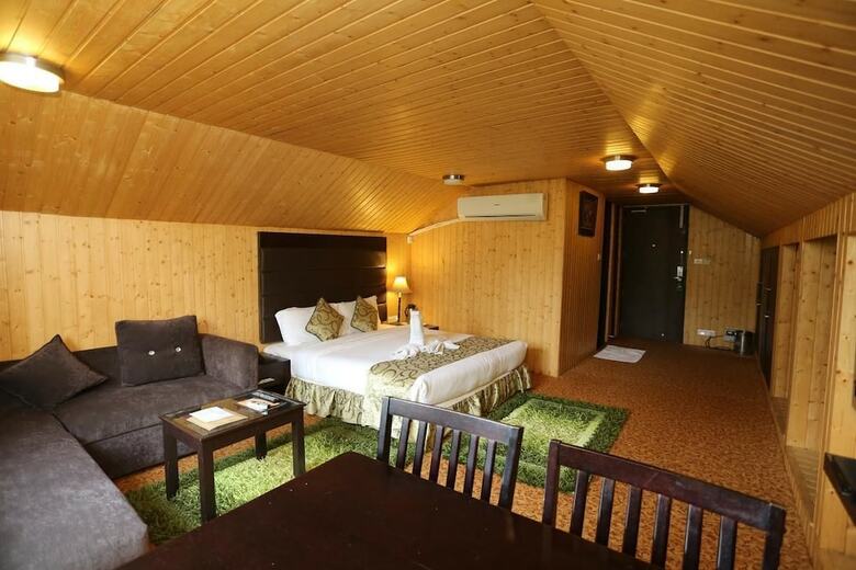 Hotel Pine Spring Gulmarg