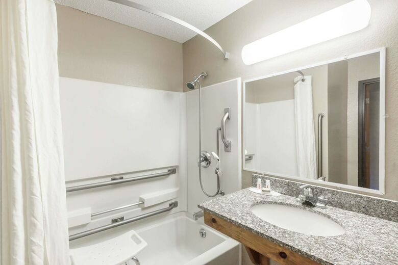Hotel Super 8 By Wyndham Johnstown/gloversville