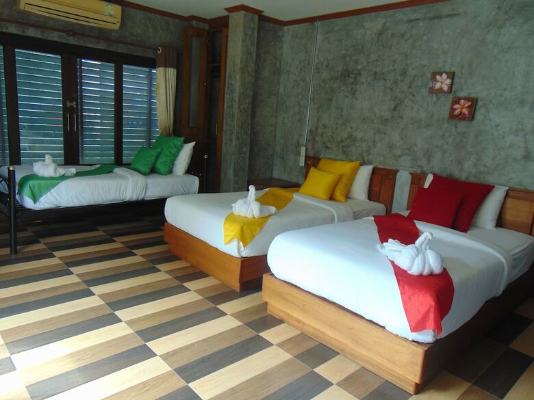 Hostal Phatchara Boutique Hotel - Hostel