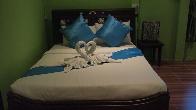 Hostal Phatchara Boutique Hotel - Hostel